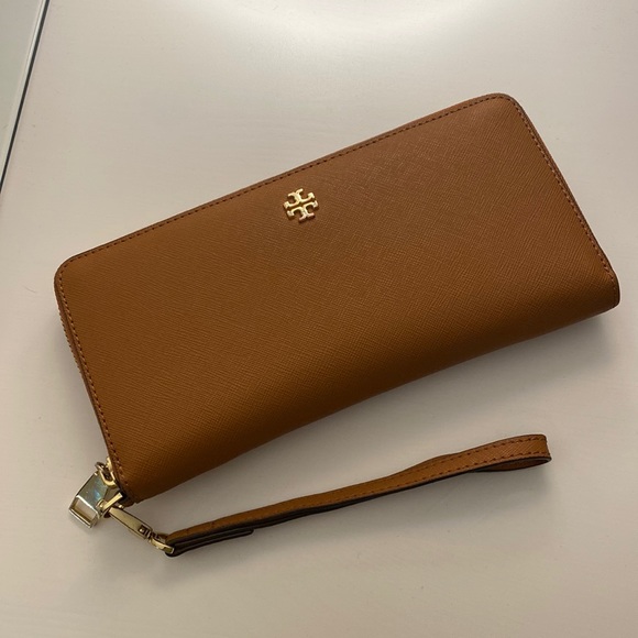 Tory Burch Handbags - Tory Burch Wristlet